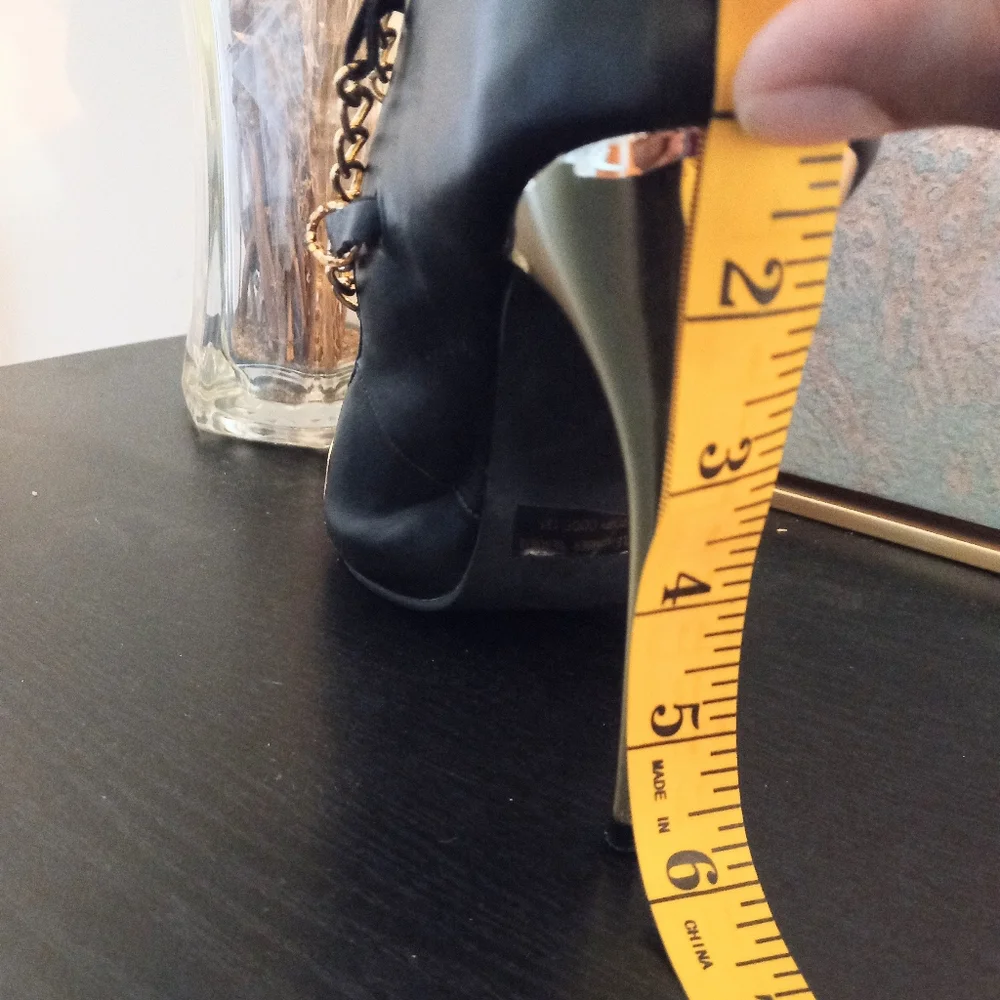 Wild Rose Black & Gold Faux Leather Stilettos Size 8 - Picture 8 of 10